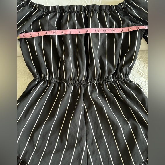 Emery Rose Black Romper - Picture 4 of 5